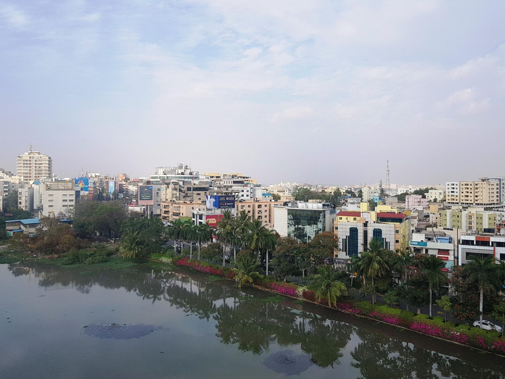 Taj Banjara Hotel Hyderabad Bagian luar foto View of the city from the lake