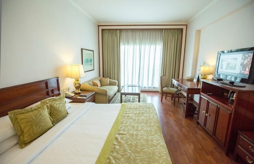 Taj Banjara Hotel Hyderabad Bagian luar foto A room at the Taj Bengal