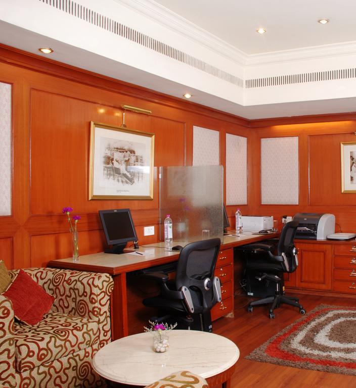 Taj Banjara Hotel Hyderabad Bagian luar foto Business Center