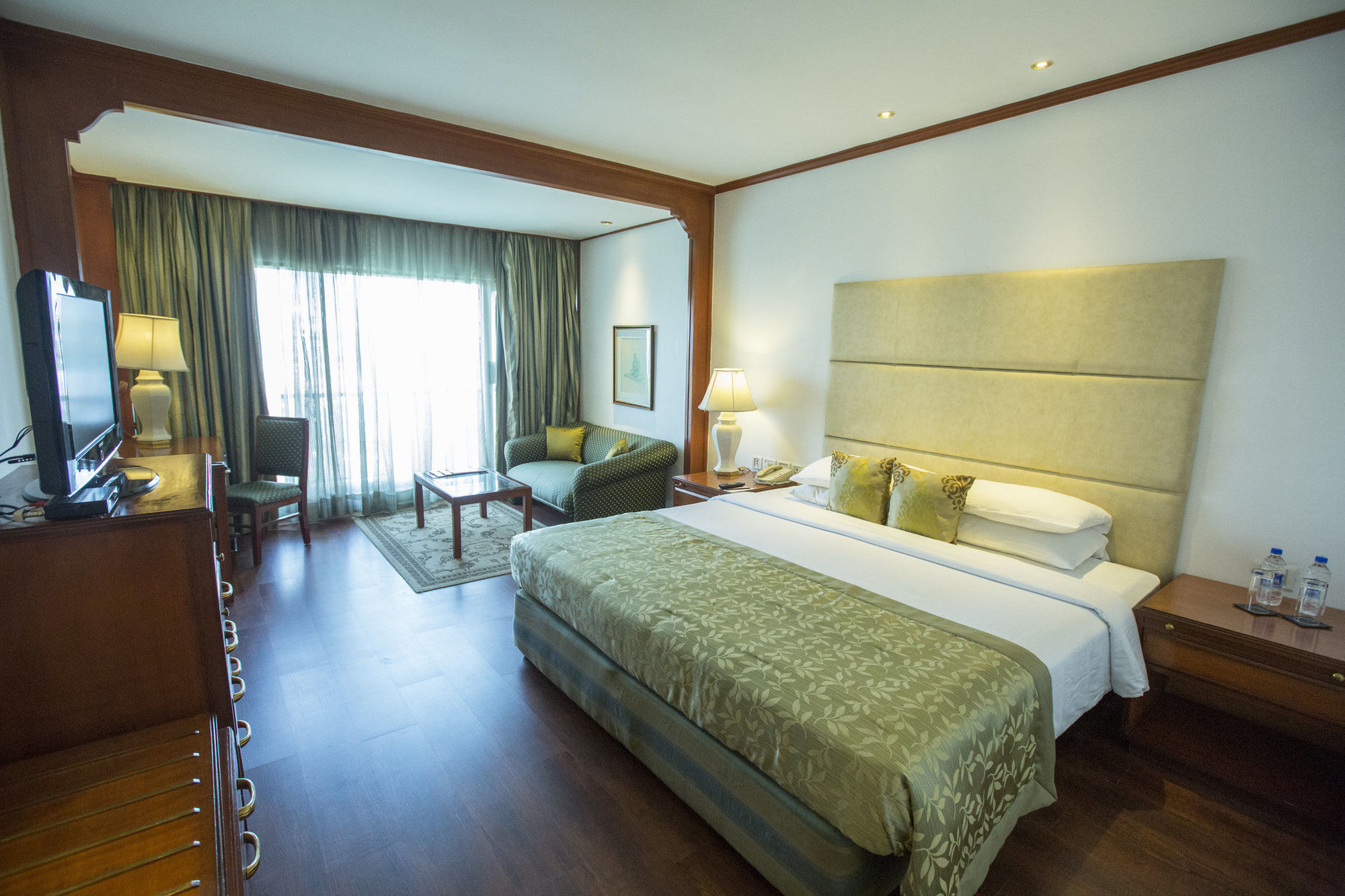 Taj Banjara Hotel Hyderabad Bagian luar foto A room at the Taj Bengal