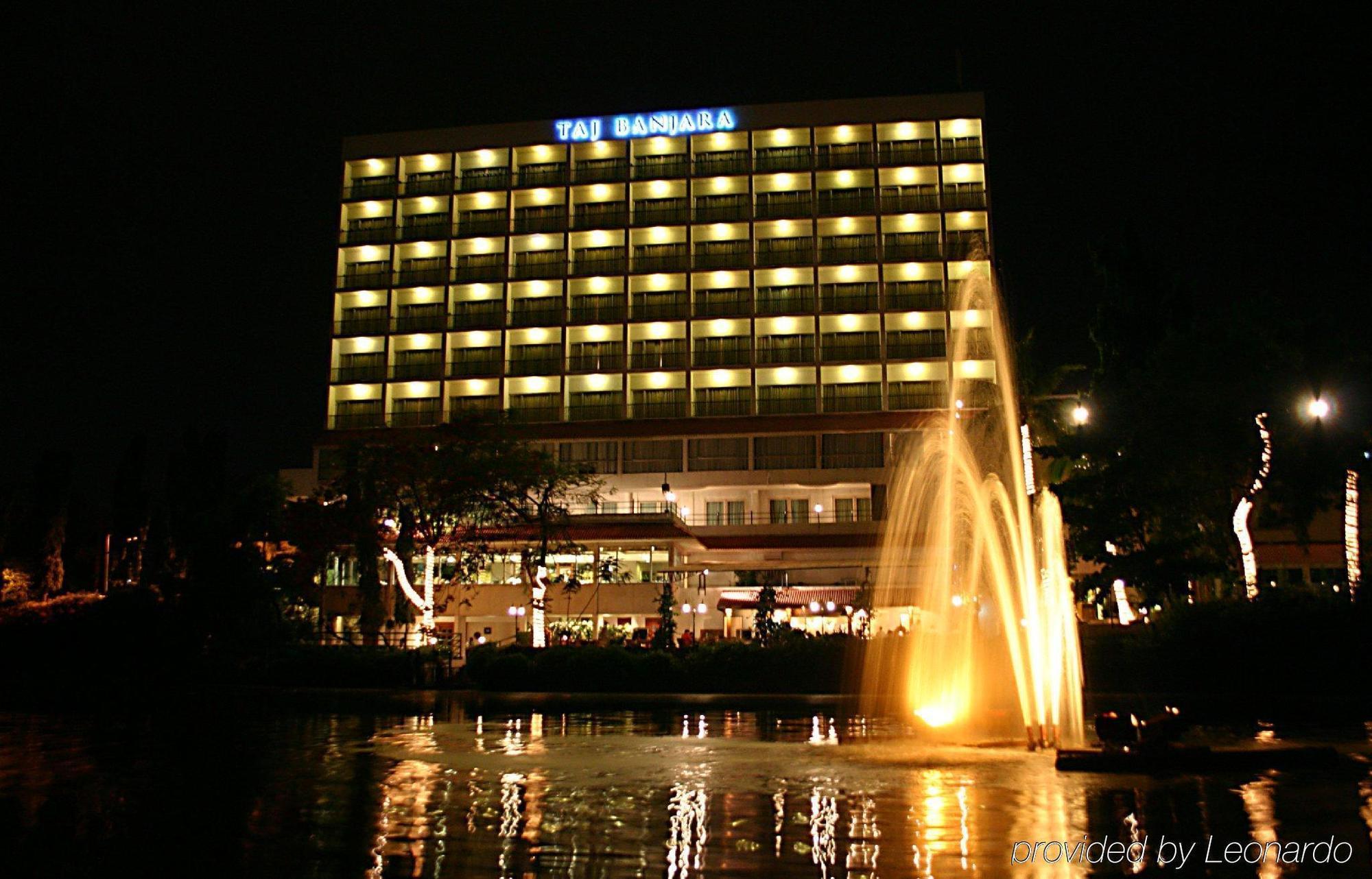 Taj Banjara Hotel Hyderabad Bagian luar foto The Manila Hotel at night